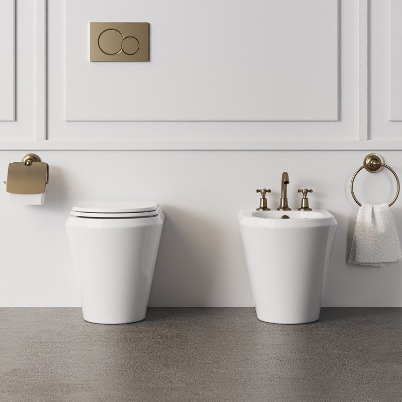 GSG CRUISE  BIDET AM BODEN EIN LOCH