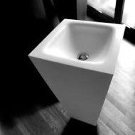 Elementi d'arredo Washbasin  to the floor  In Teckhnos complete with chrome waste and siphon Bongio 0B500AW BONGIO RUBINETTERIE 